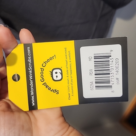 Wondering scrub top - Picture 4 of 5